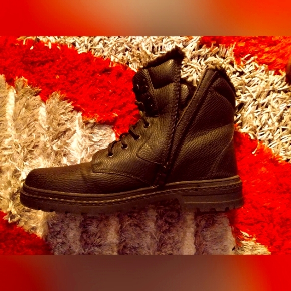 Winter boots 🥾 - Picture 1 of 5